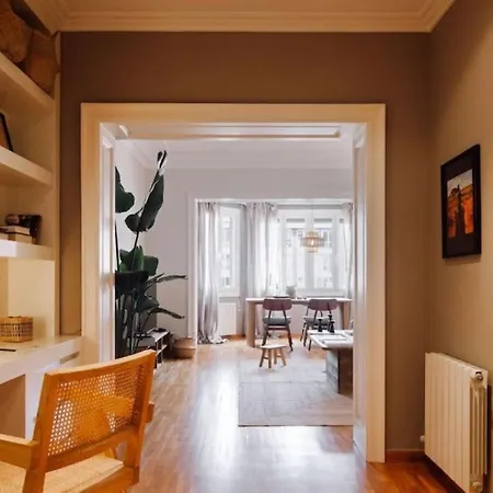 Yulu - 3 Bedrooms And Balcony In Eixample Dreta *