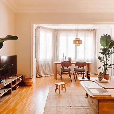 Yulu - 3 Bedrooms And Balcony In Eixample Dreta Barcelona